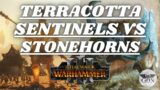 Total War Warhammer 3 – Terracotta Sentinels vs Stonehorns