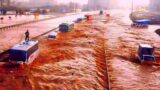 Flash flood in Mumbai India – The whole train station is sinking