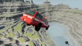 LEAP OF DEATH – The car jumps and falls into the water