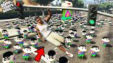 GTA 5 : Franklin Shinchan & Pinchan Running From 1000 Shinchan GTA 5 !