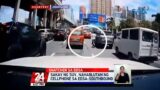 Sakay ng SUV, nahablutan ng cellphone sa EDSA-Southbound | 24 Oras