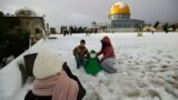 Jerusalem : Historic' snow storms in   Al AQSA Mosque ||