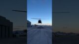 Huey Helikopter Takeoff Tarmic Lifting up in Action